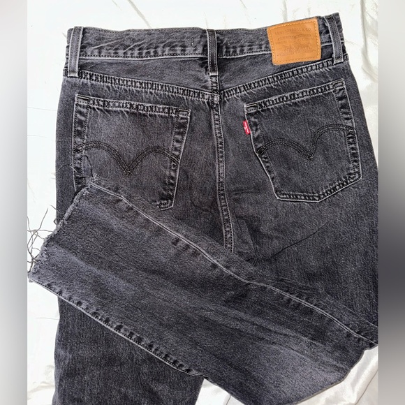 Levi’s Wedgie Straight Jeans - Picture 2 of 3